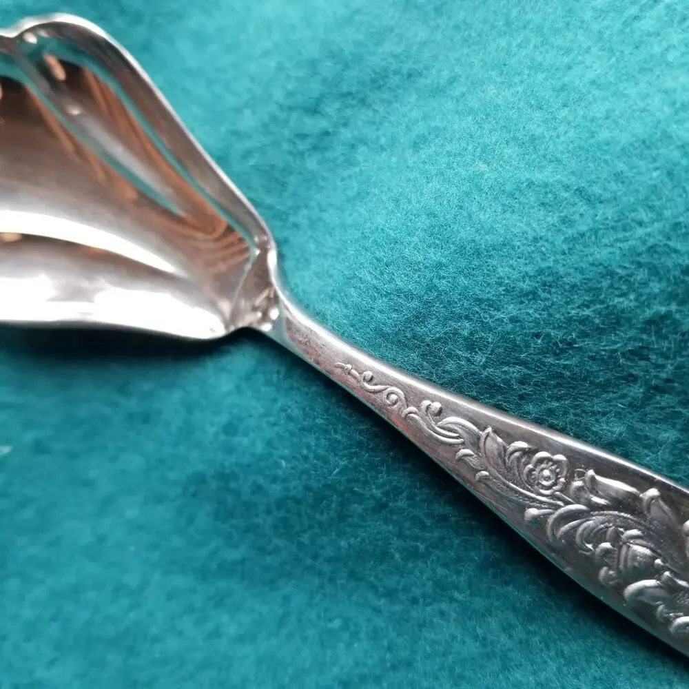 Martin Silverplate Sugar Shell Spoon 5 1/8 Embossed Scroll Flowers 90-1 1/2 MTN7